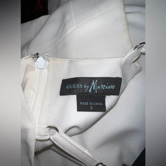 Short white bridal dress from Guess - Picture 3 of 4